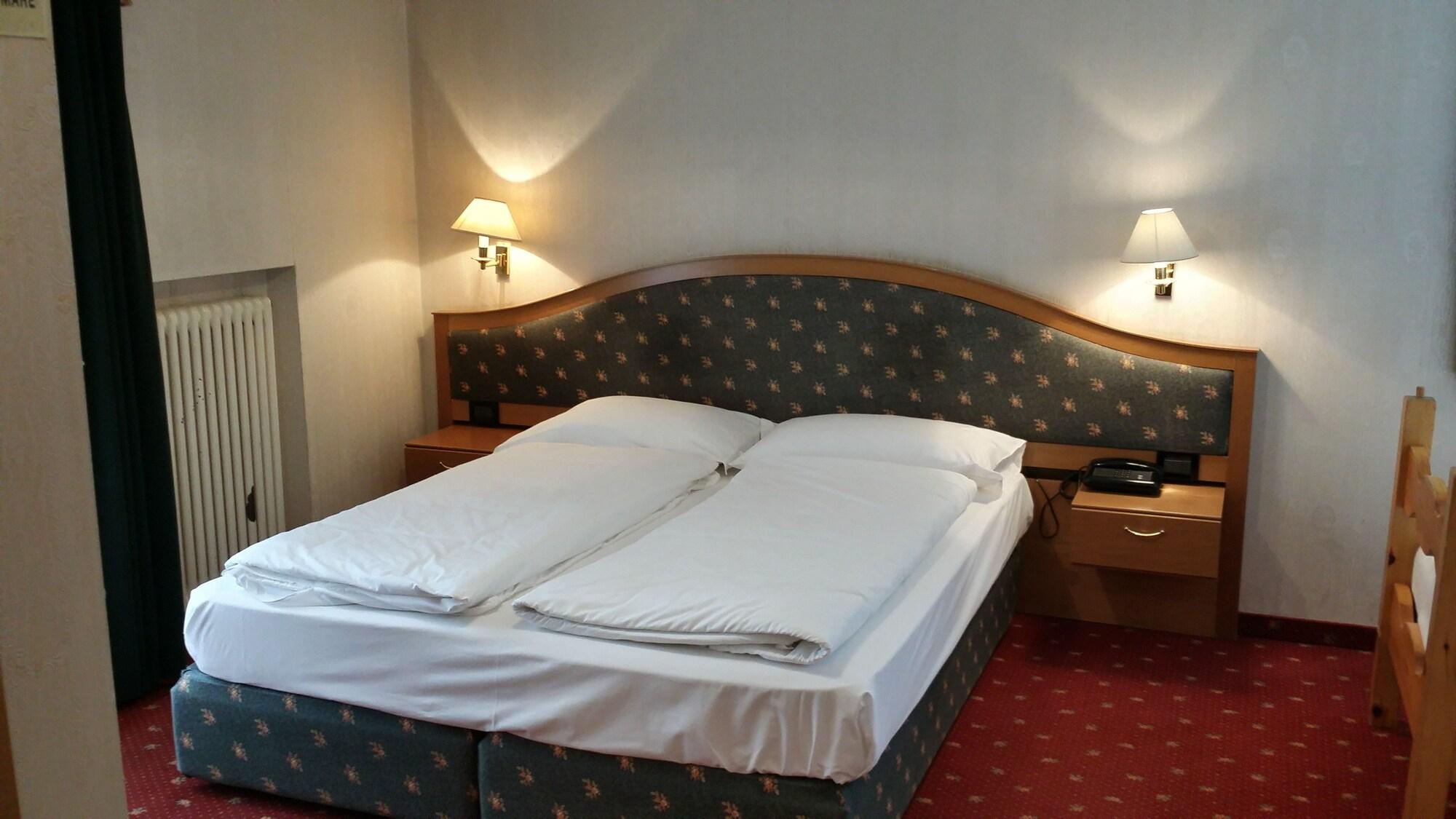 Hotel Alba Ливиньо Екстериор снимка