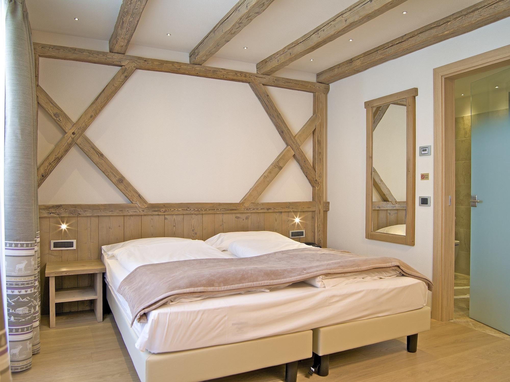 Hotel Alba Ливиньо Екстериор снимка