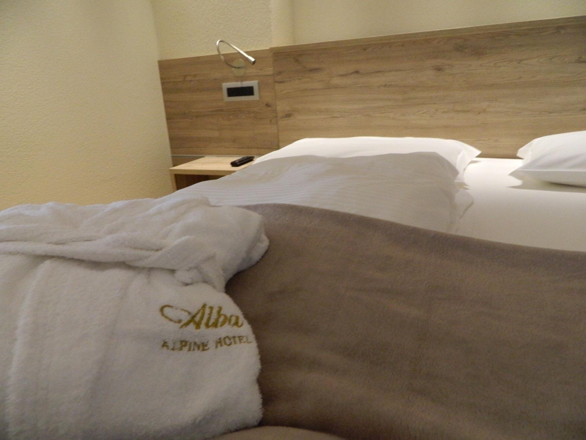Hotel Alba Ливиньо Екстериор снимка